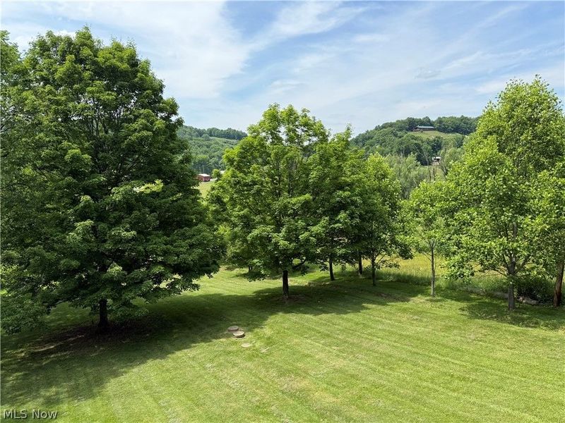 2187 Golfview Drive NE, New Philadelphia, OH 44663 Photo 4