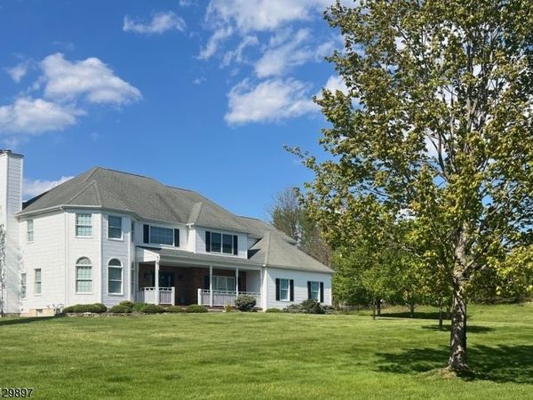 22 Red School House Rd, Clinton, NJ 08833