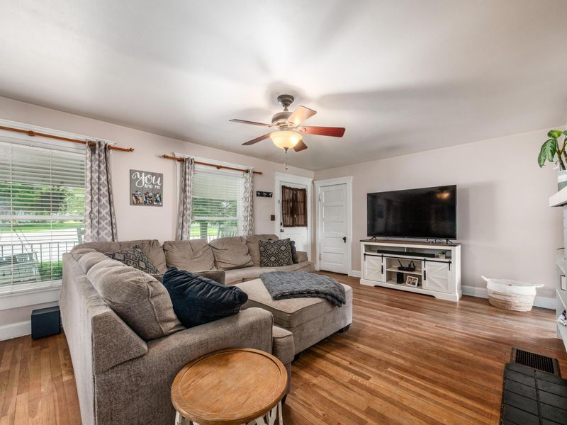 207 N Oak Street, London, OH 43140 Photo 8