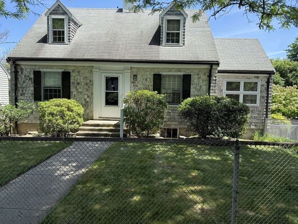 130 Winchester St, Newton, MA 02461