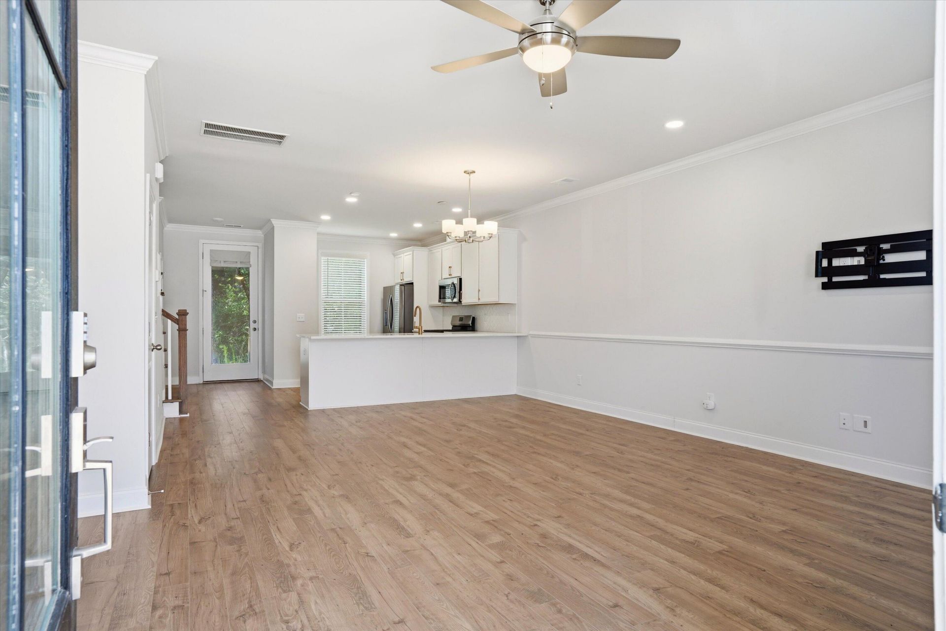 523 Green Fern Drive Photo 4
