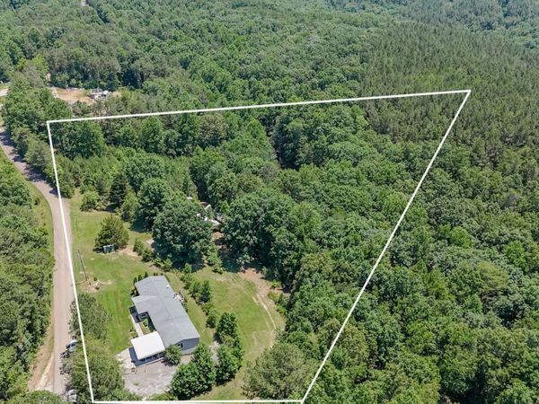 1575 Davis Road W, Fairmount, GA 30139