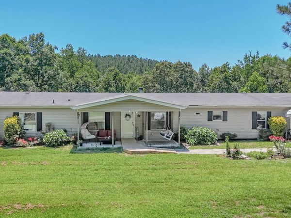 1575 Davis Road W, Fairmount, GA 30139