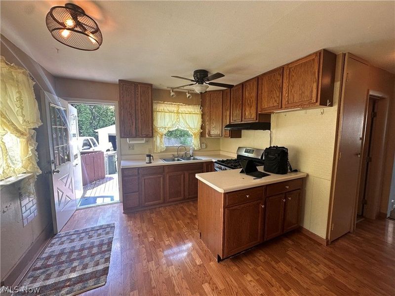 146 Berkley Street, Akron, OH 44305 Photo 9