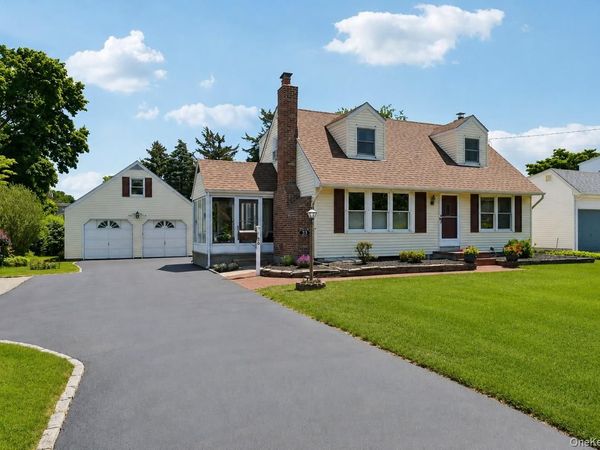 33 Cornell Street , East Northport, NY 11731
