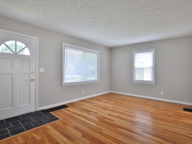 781 Wainwright Drive , Columbus, OH 43224 Photo 6