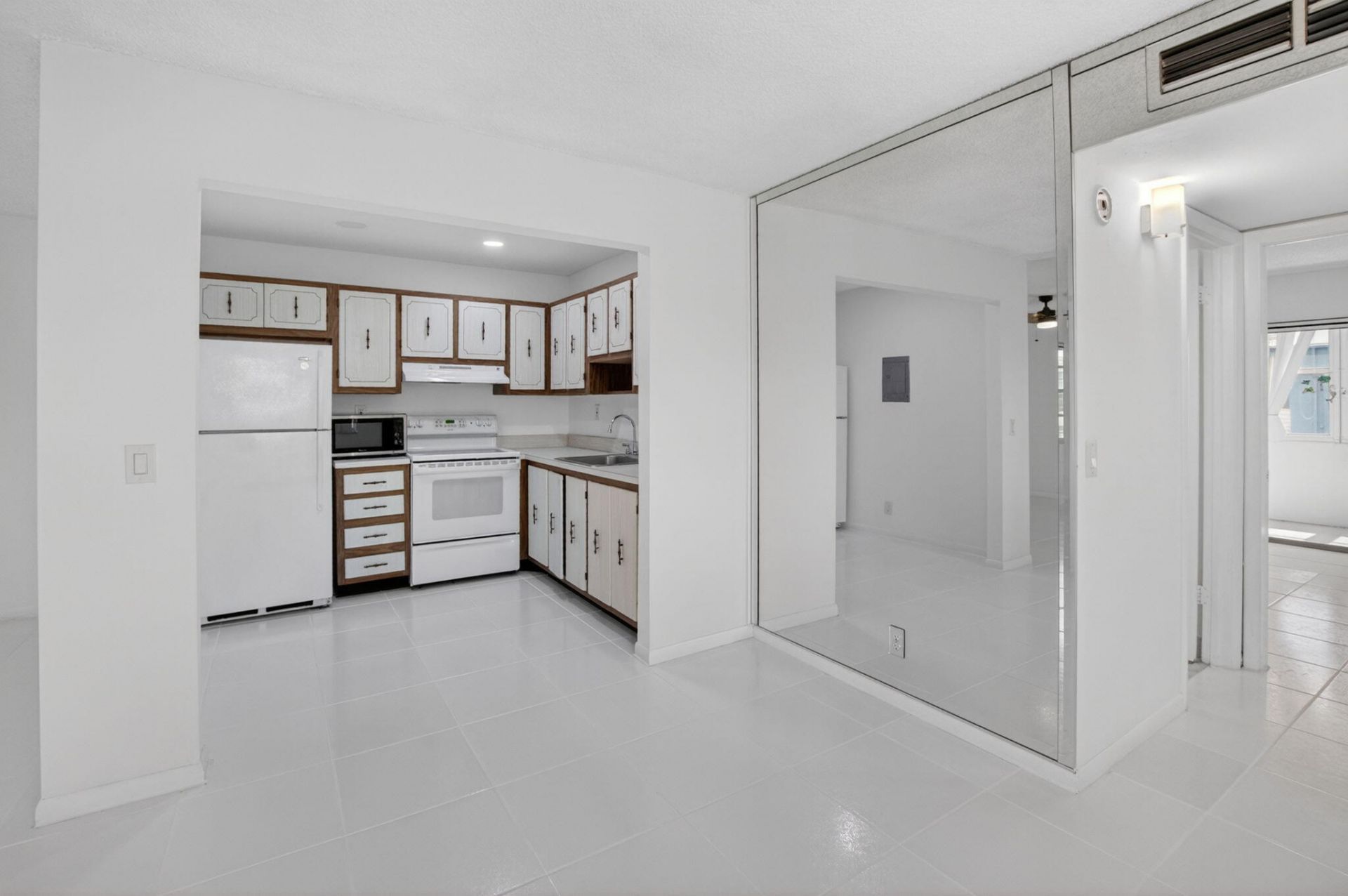 265 Burgundy, Unit F, Delray Beach, FL 33484 Photo