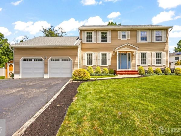 78 Henderson Road, Kendall Park, NJ 08824