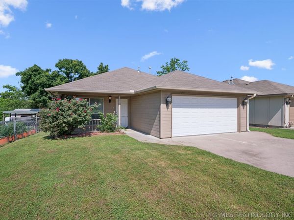 535 S Chickasaw Avenue , Claremore, OK 74017