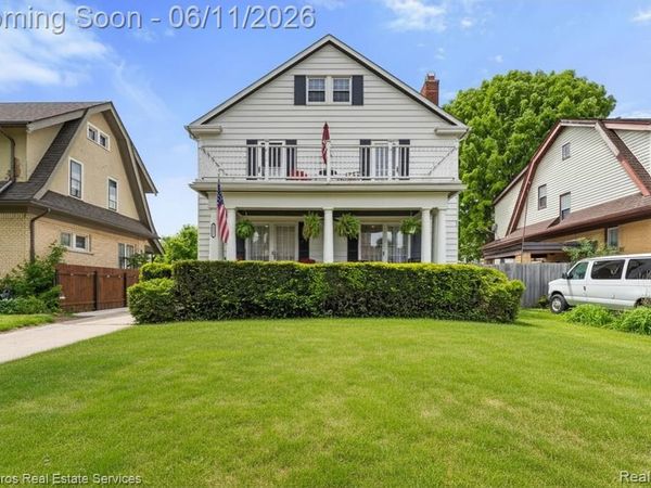 1215 Nottingham Road, Grosse Pointe Park, MI 48230