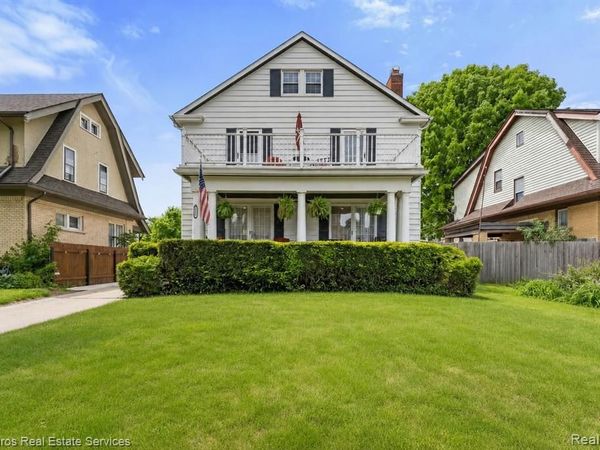 1215 Nottingham Road, Grosse Pointe Park, MI 48230