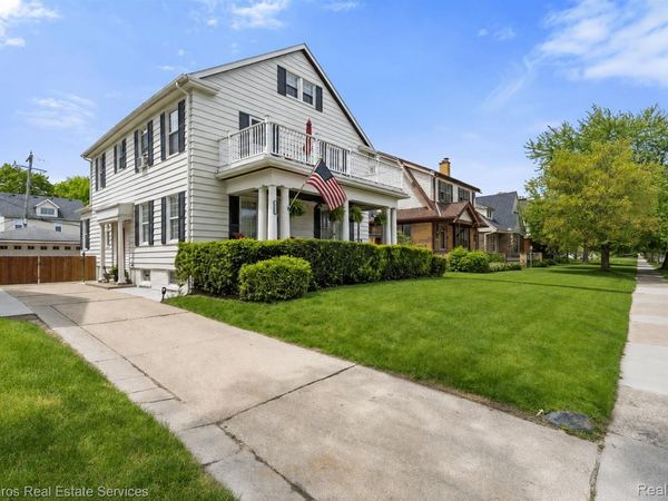 1215 Nottingham Road, Grosse Pointe Park, Mi 48230