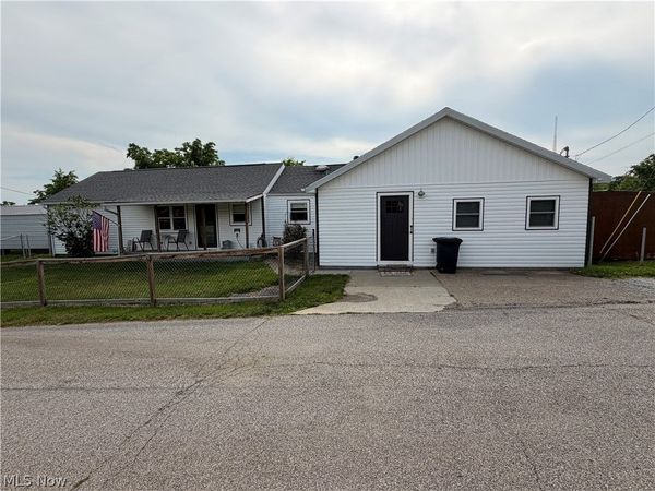 246 Red Peak Circle , Parkersburg, WV 26104