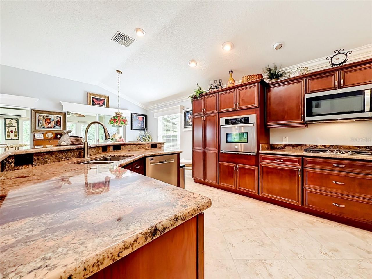 2547 Dividing Creek Path, The Villages, FL 32162 Photo