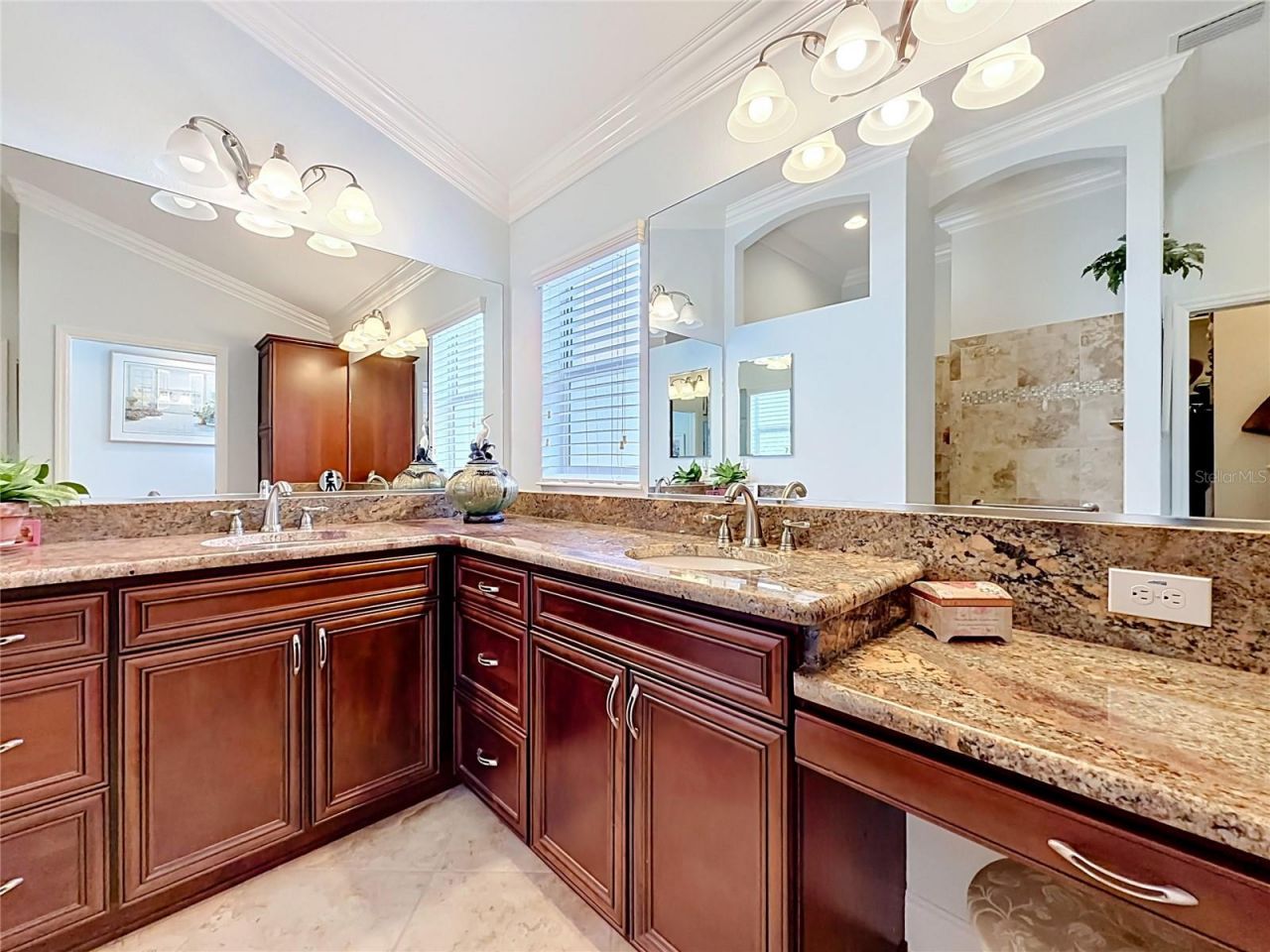 2547 Dividing Creek Path, The Villages, FL 32162 Photo