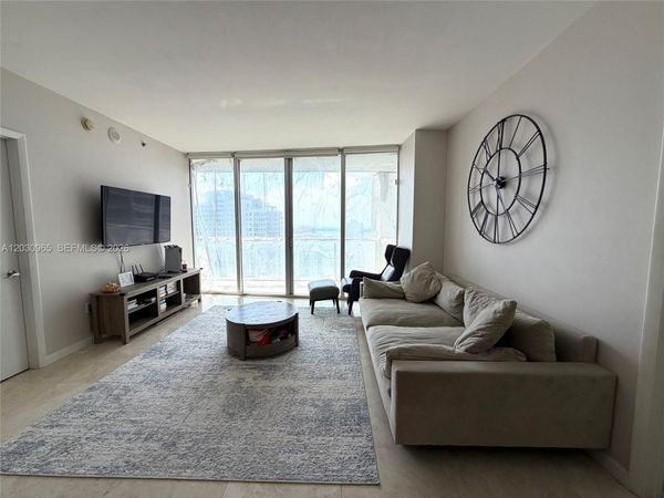 475 Brickell ave, Unit 2707, Miami, FL 33131