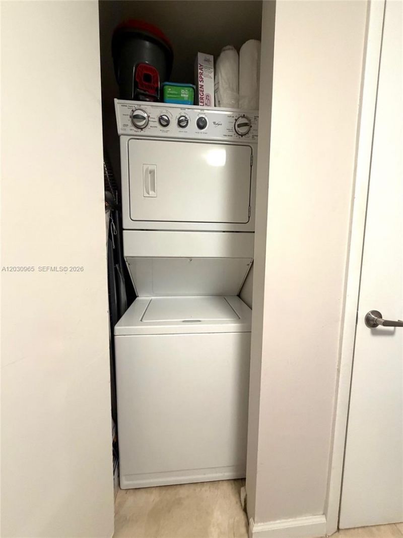 475 Brickell Ave, Unit 2707, Miami, FL 33131 Photo