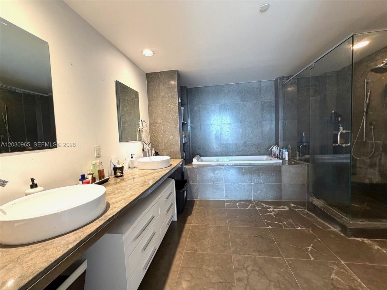 475 Brickell Ave, Unit 2707, Miami, FL 33131 Photo