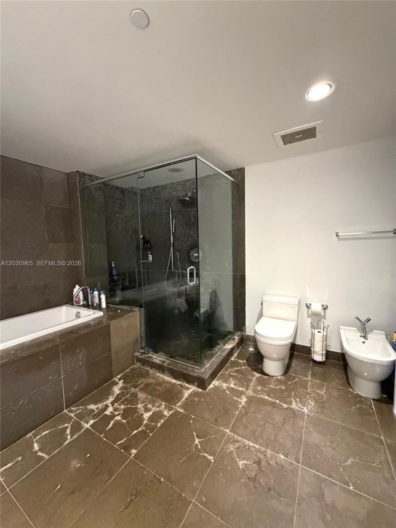 475 Brickell Ave, Unit 2707, Miami, FL 33131 Photo