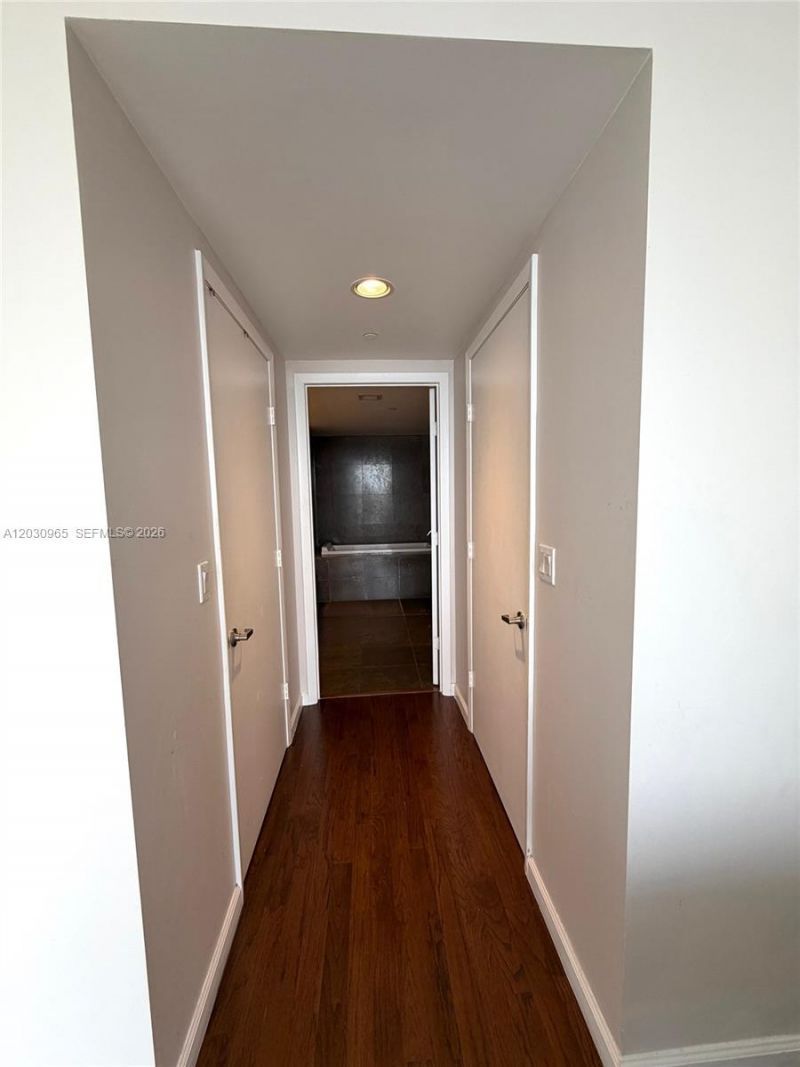 475 Brickell Ave, Unit 2707, Miami, FL 33131 Photo