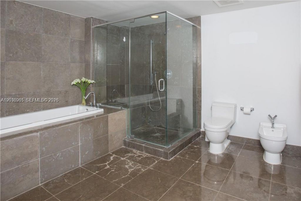 475 Brickell Ave, Unit 2707, Miami, FL 33131 Photo