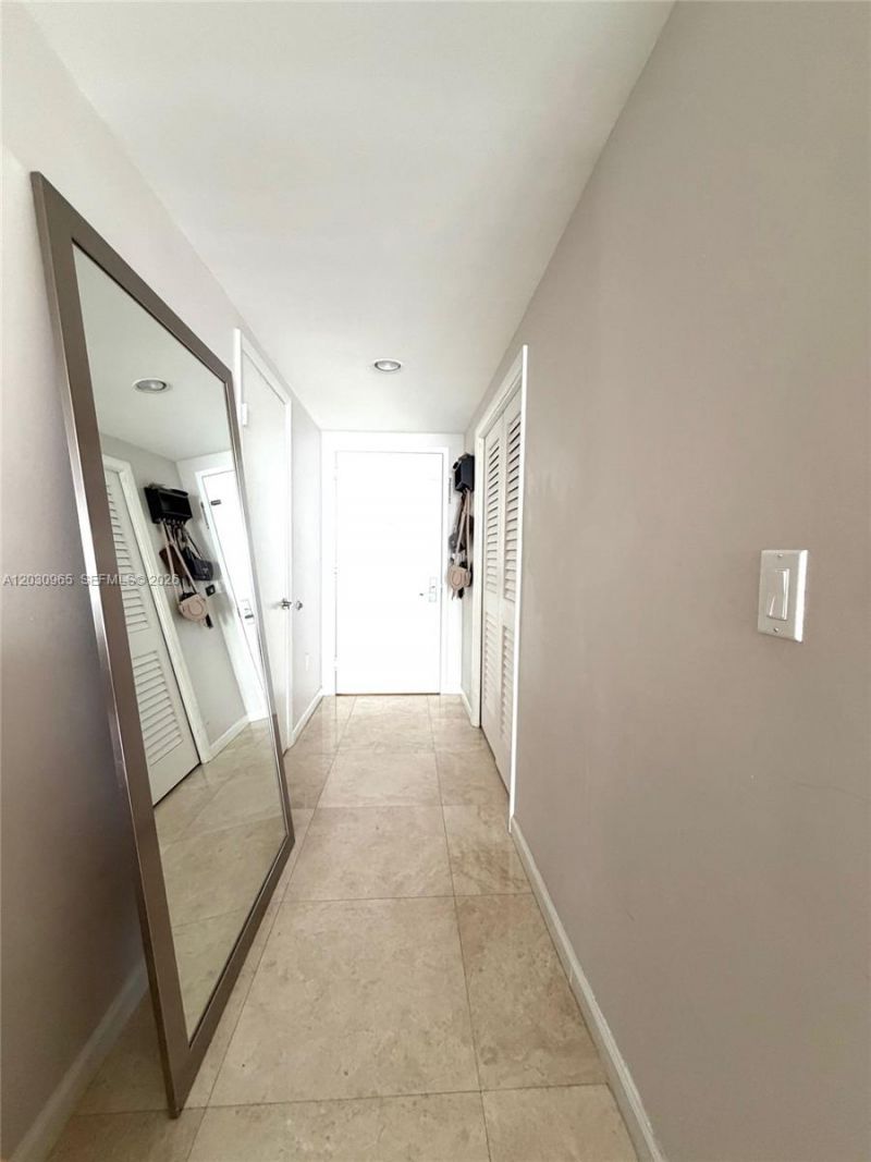 475 Brickell Ave, Unit 2707, Miami, FL 33131 Photo