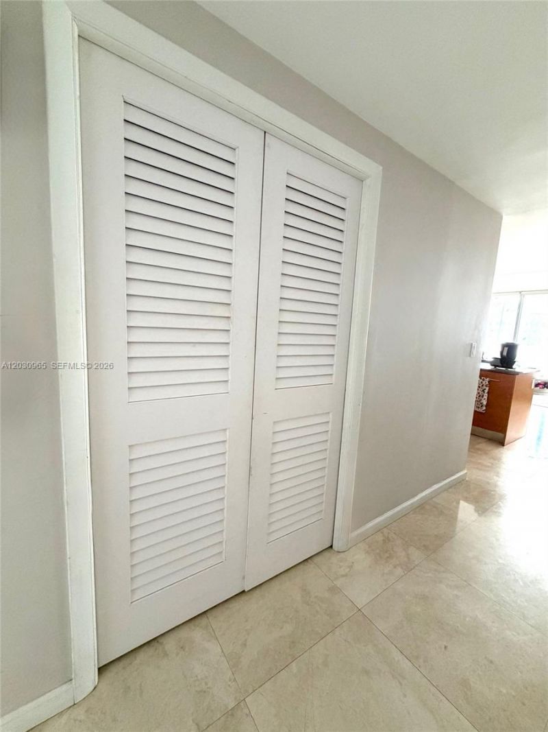 475 Brickell Ave, Unit 2707, Miami, FL 33131 Photo