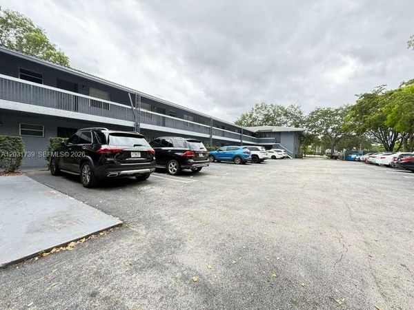8982 W Sample Rd , Unit 204, Coral Springs, FL 33065