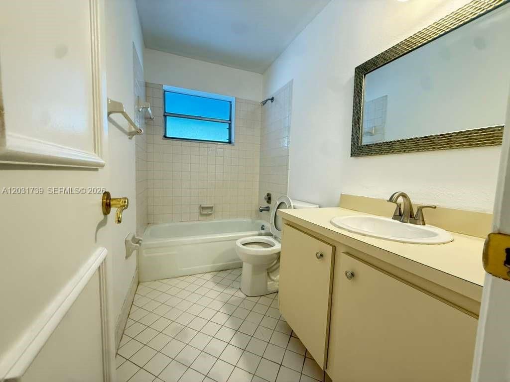8982 W Sample Rd , Unit 204, Coral Springs, FL 33065 Photo