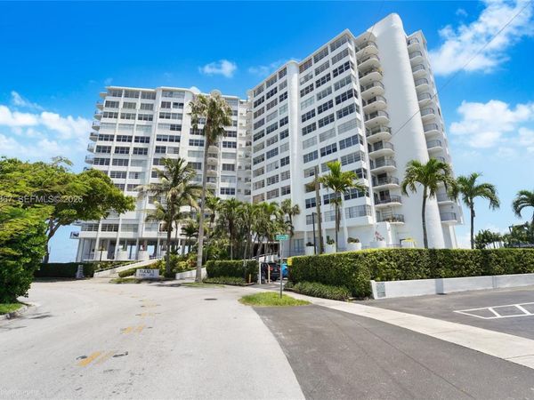 11930 N Bayshore Dr , Unit 909, North Miami, FL 33181