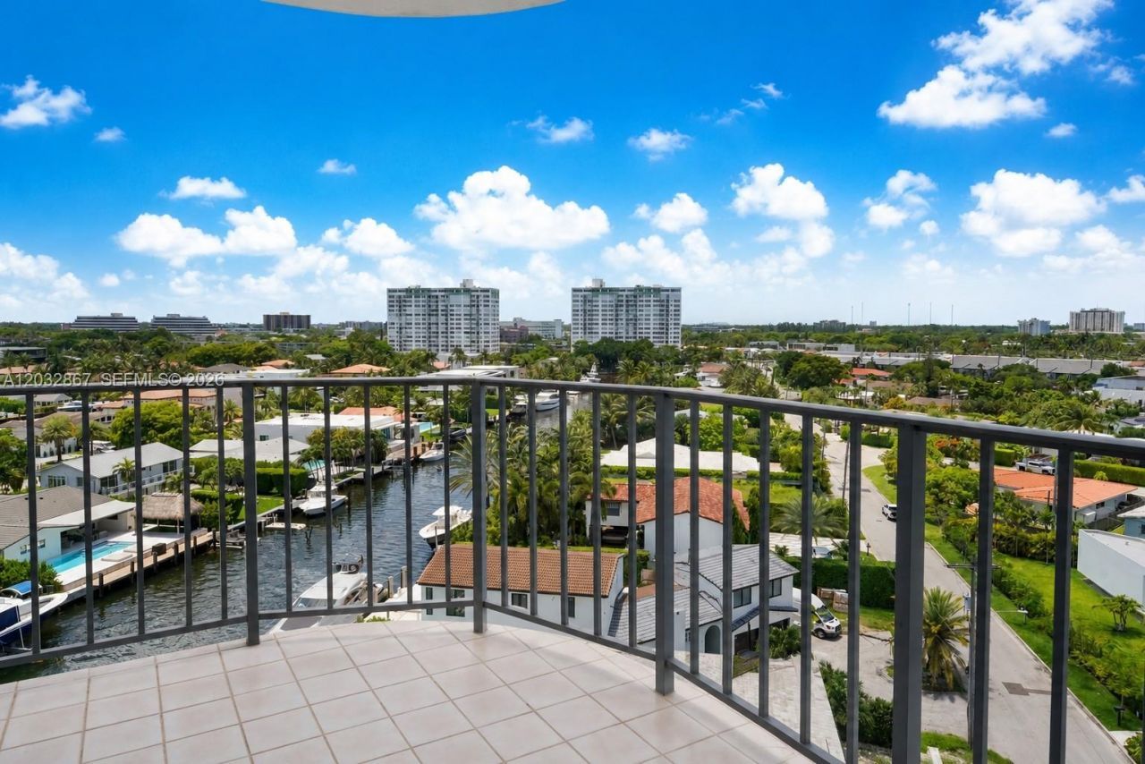 11930 N Bayshore Dr , Unit 909, North Miami, FL 33181 Photo