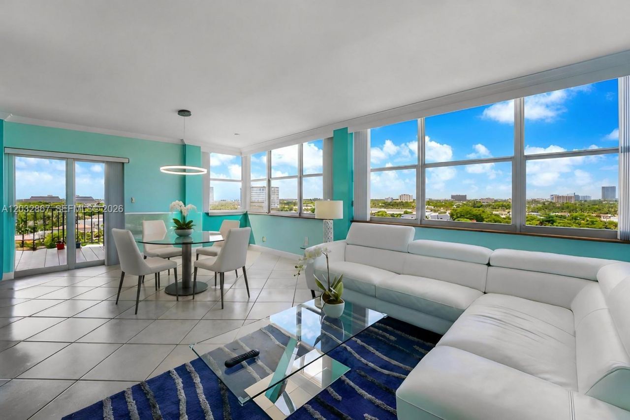 11930 N Bayshore Dr , Unit 909, North Miami, FL 33181 Photo