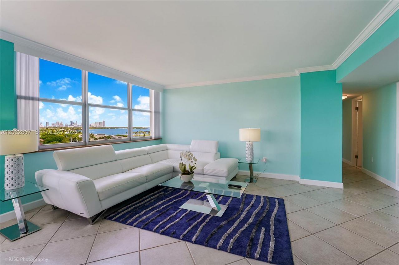 11930 N Bayshore Dr , Unit 909, North Miami, FL 33181 Photo