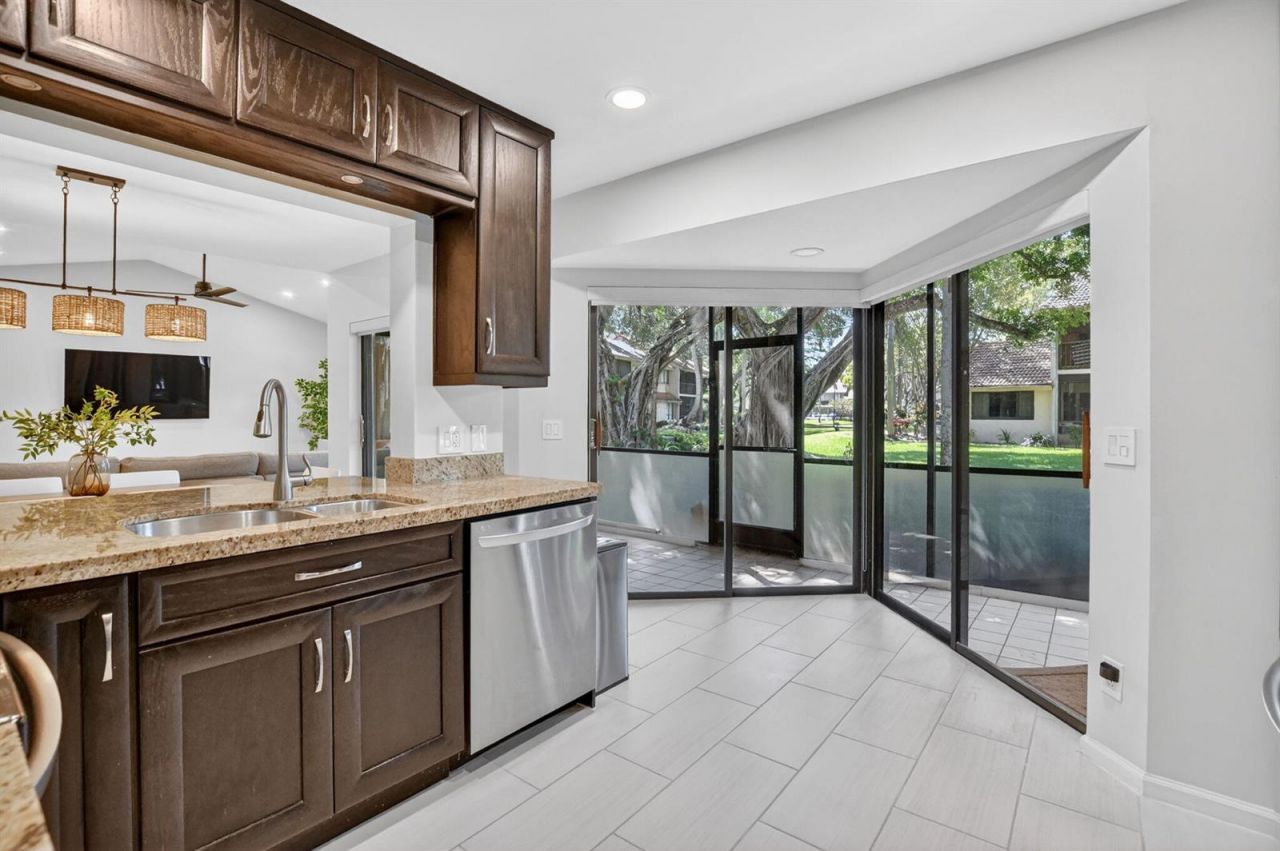 5530 Coach House Circle , Unit A, Boca Raton, FL 33486 Photo