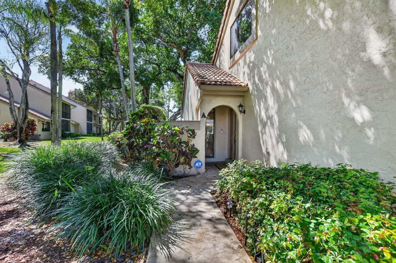 5530 Coach House Circle , Unit A, Boca Raton, FL 33486 Photo