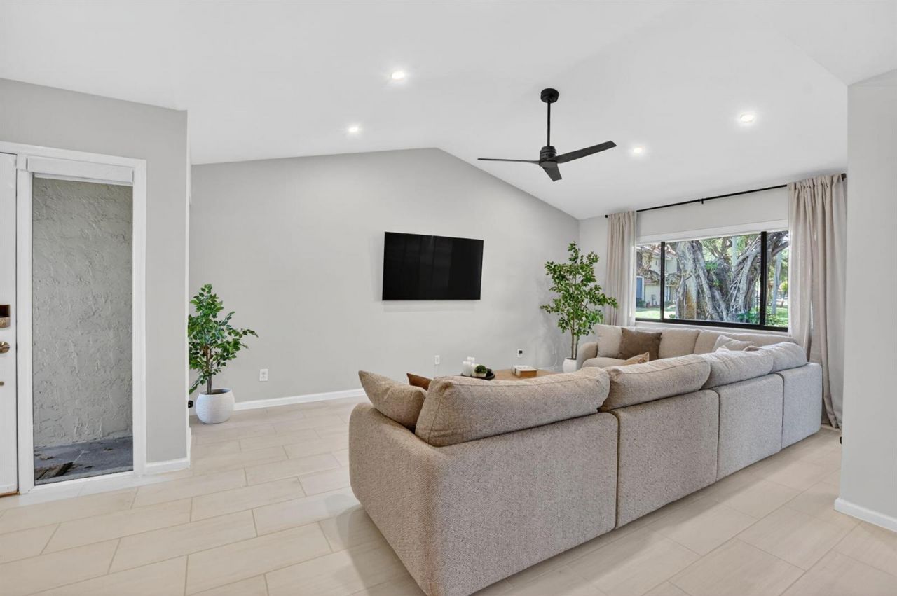 5530 Coach House Circle , Unit A, Boca Raton, FL 33486 Photo