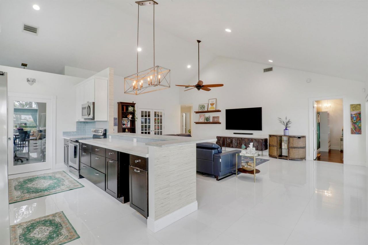 1560 Wilderness Road , West Palm Beach, FL 33409 Photo