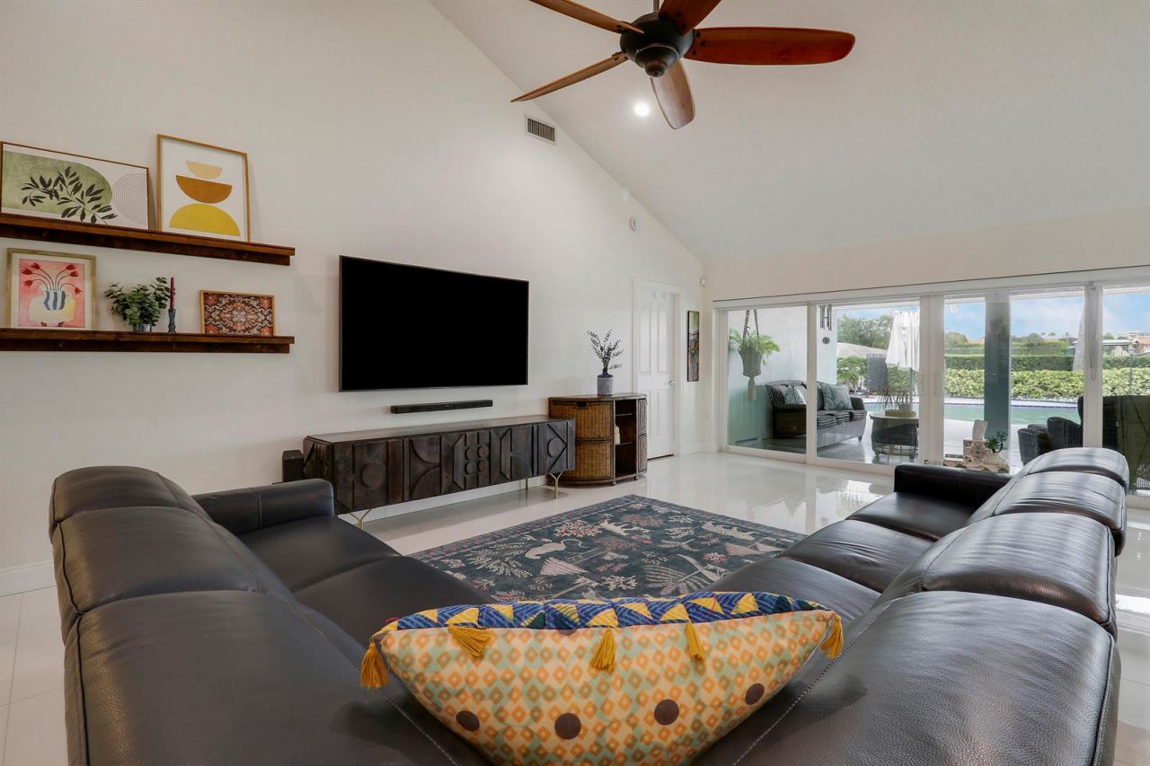 1560 Wilderness Road , West Palm Beach, FL 33409 Photo