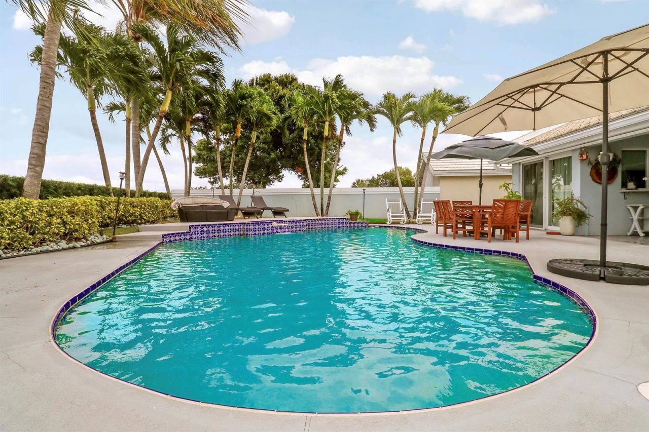 1560 Wilderness Road , West Palm Beach, FL 33409 Photo