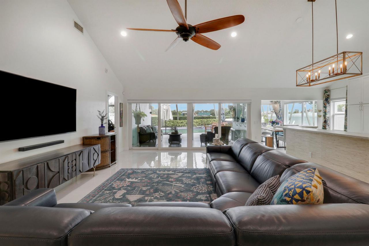 1560 Wilderness Road , West Palm Beach, FL 33409 Photo