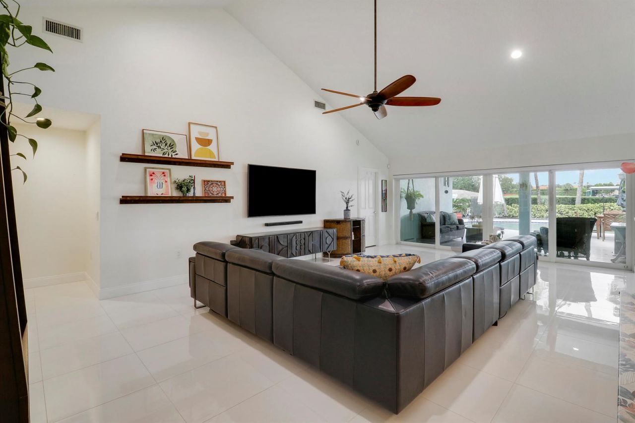 1560 Wilderness Road , West Palm Beach, FL 33409 Photo