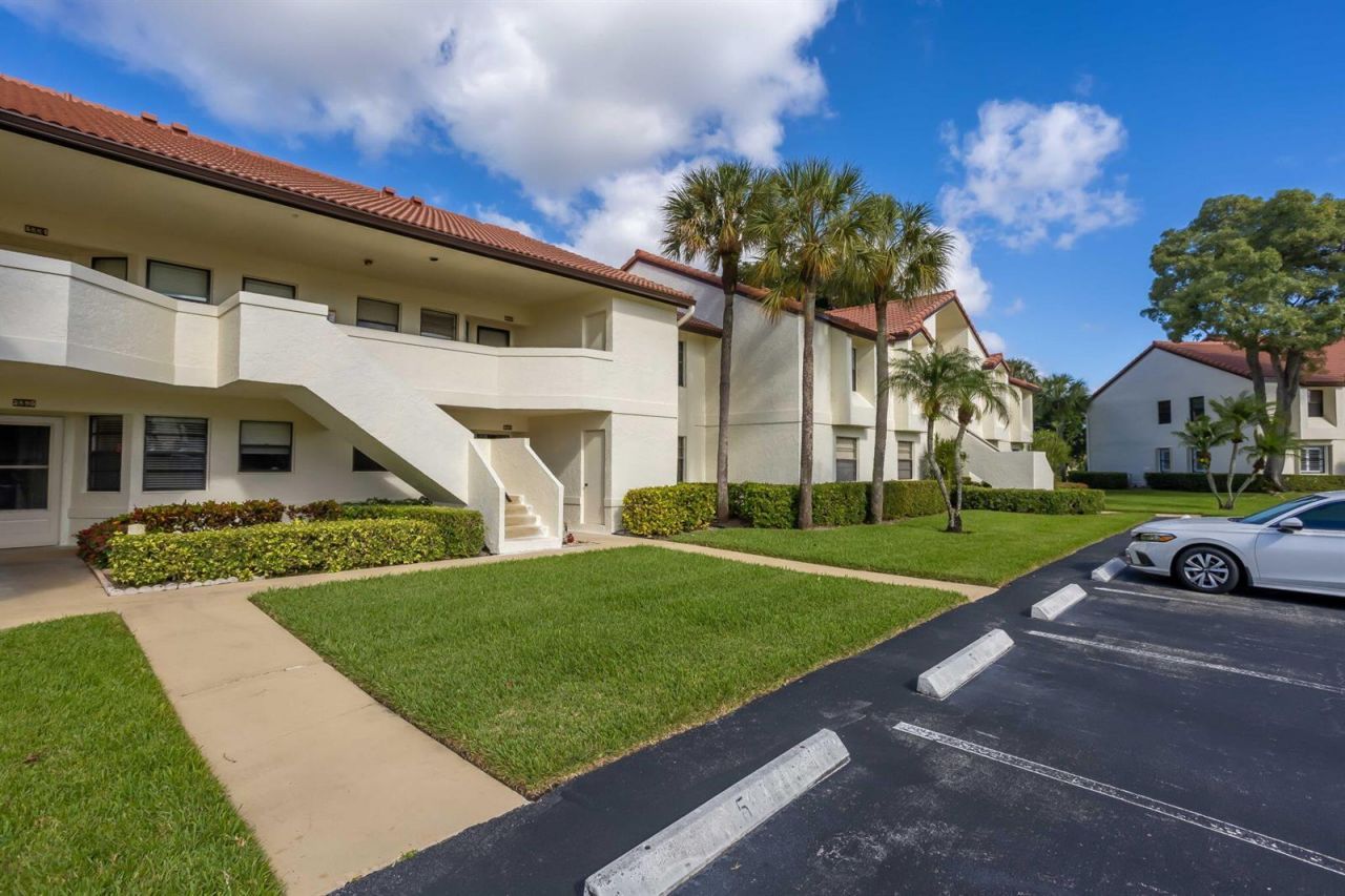 5881 Parkwalk Drive , Boynton Beach, FL 33472 Photo