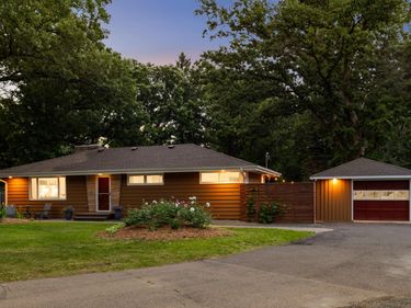 350 Arcwood Road, Mahtomedi, MN 55115