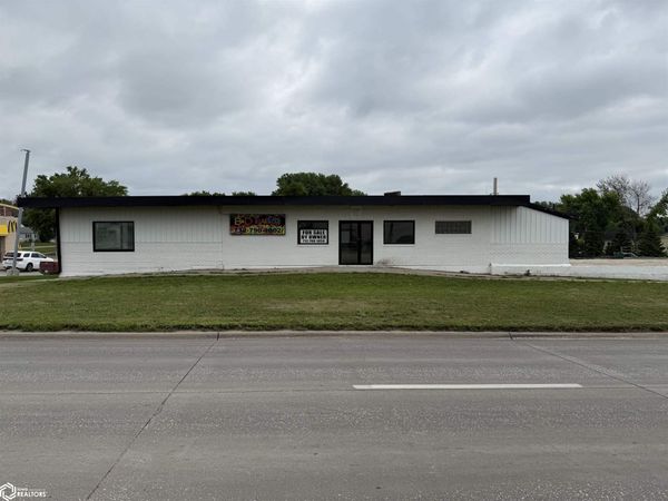 818 W Us Highway 30, Carroll, IA 51401