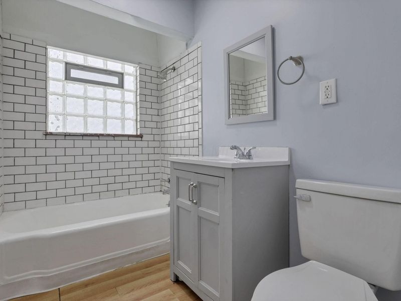 112 Columbian , Columbus, OH 43223 Photo 16
