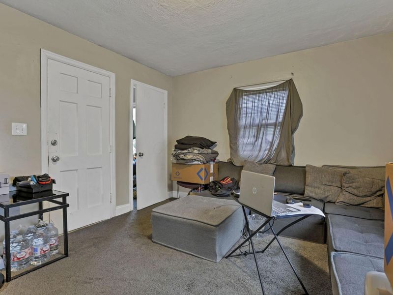 112 Columbian , Columbus, OH 43223 Photo 19