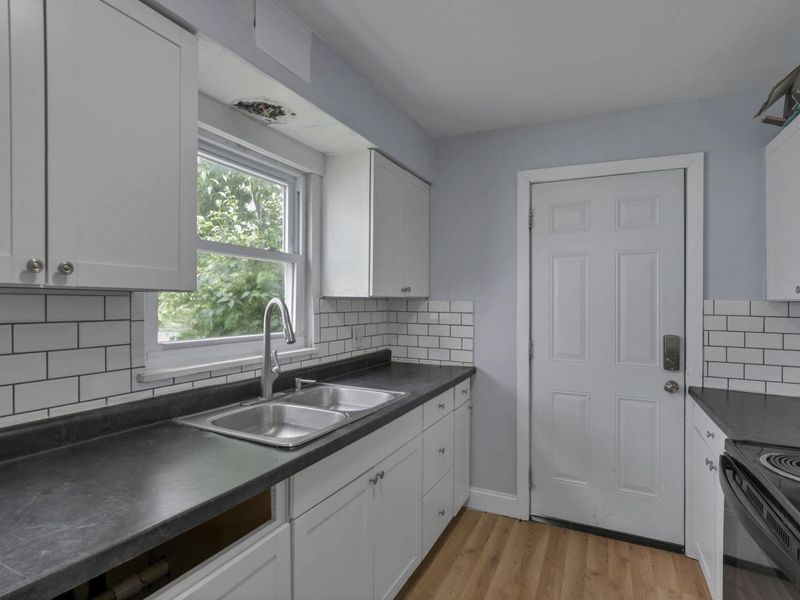 112 Columbian , Columbus, OH 43223 Photo 8