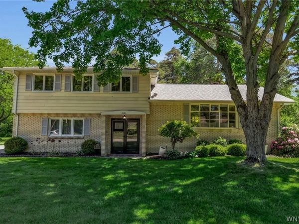 1400 Stainton , Lake View, NY 14085