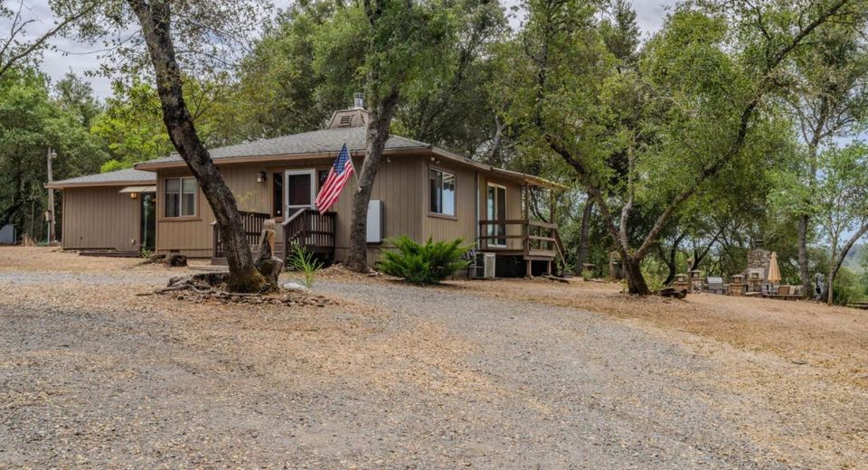 3011 Golden Gate Dr, San Andreas, CA 95249 Photo