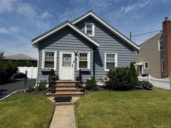 42 Saint Marks Avenue , Freeport, NY 11520